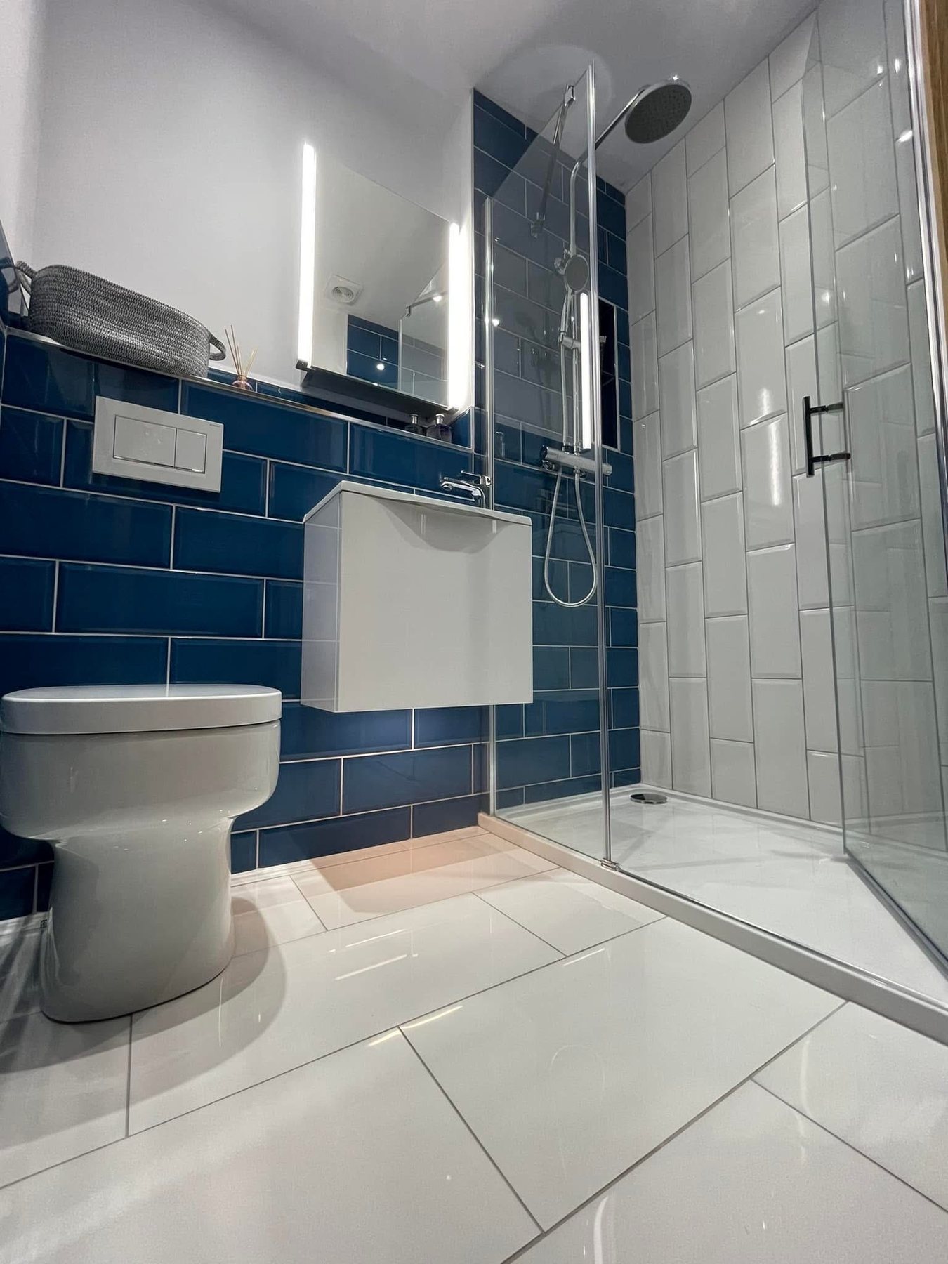 Navy feature bathroom