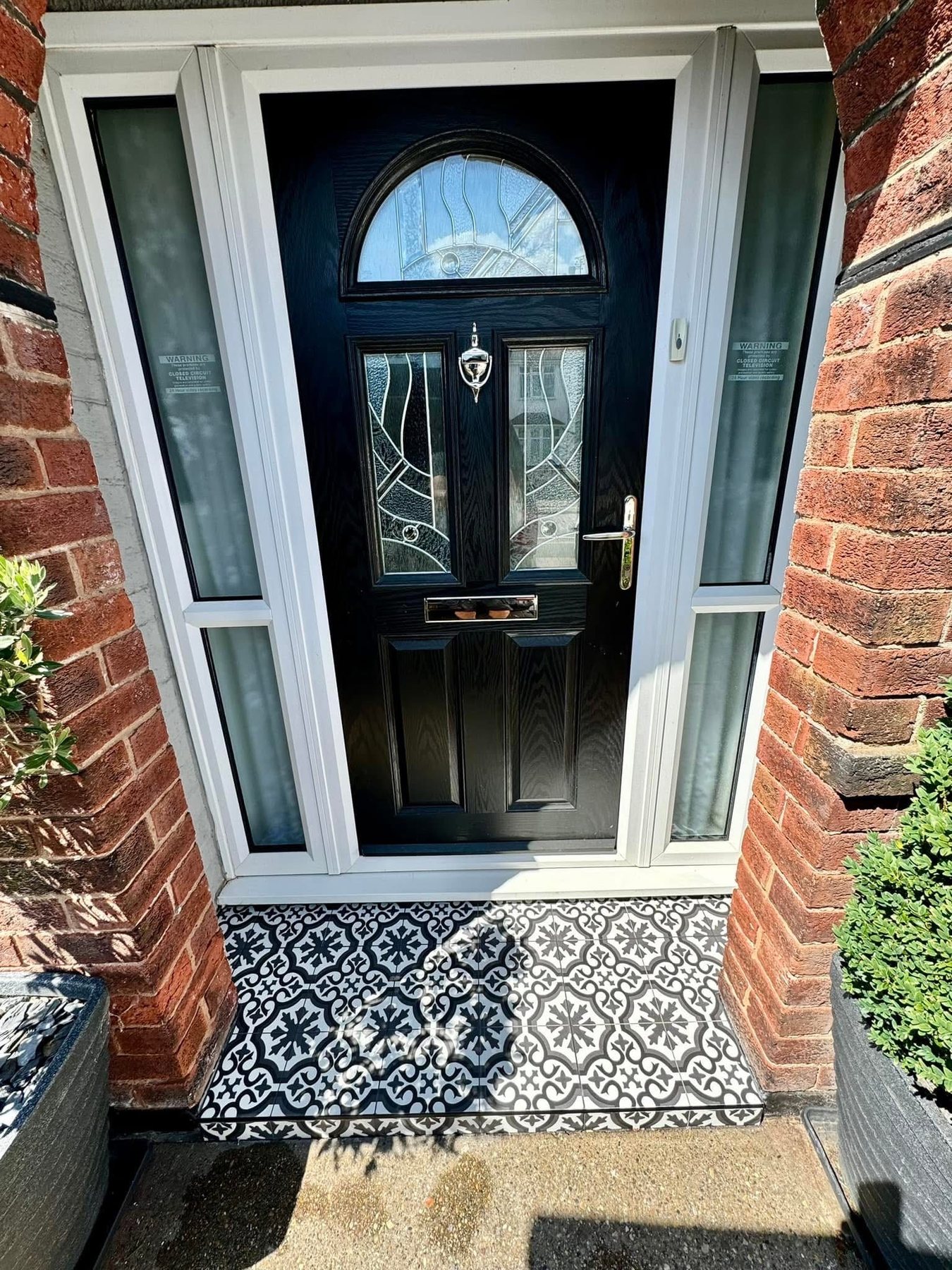 Patterned entrance tiling