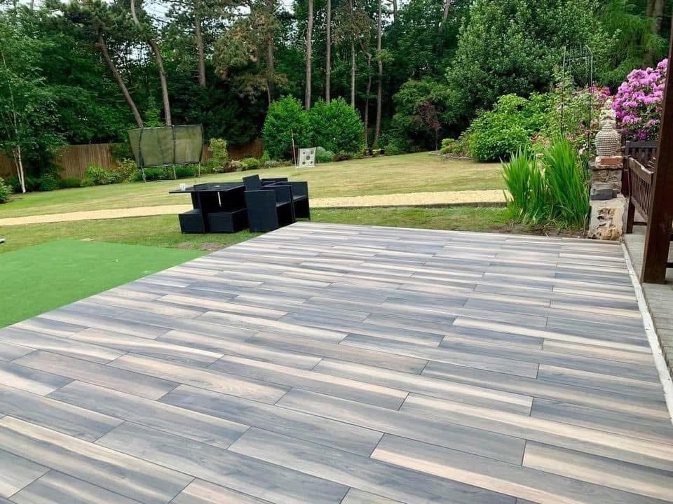 Wood-effect outdoor terrace